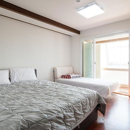 White Dream Pension Jeju Exterior photo