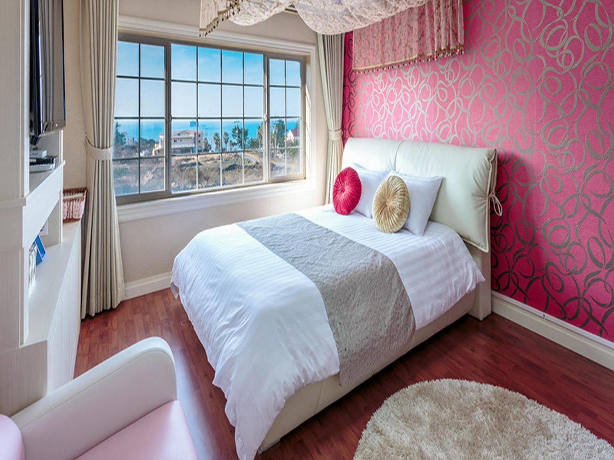 White Dream Pension Jeju Exterior photo