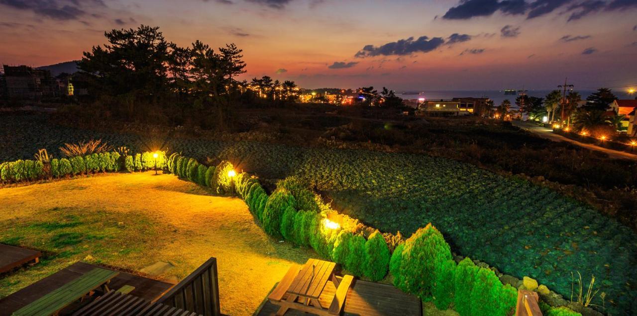 White Dream Pension Jeju Exterior photo